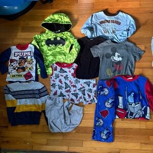 Children’s boys clothing bundle pajamas outfit sweaters 4T outfits Batman